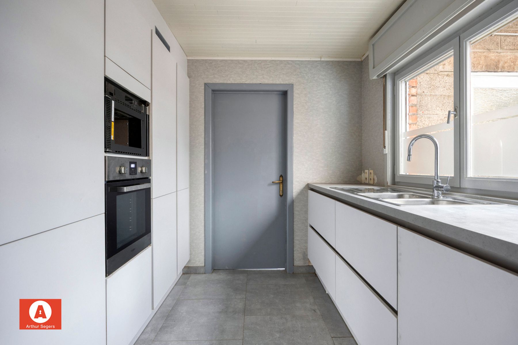 Instapklare en solide woning nabij het centrum van Opstal foto 7