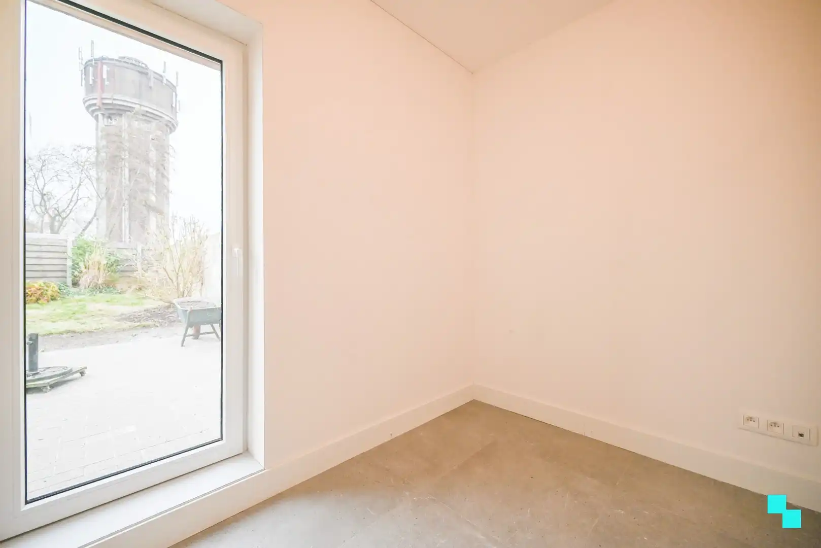 Ruime, instapklare woning met 4 slaapkamers nabij het centrum van Izegem foto 9