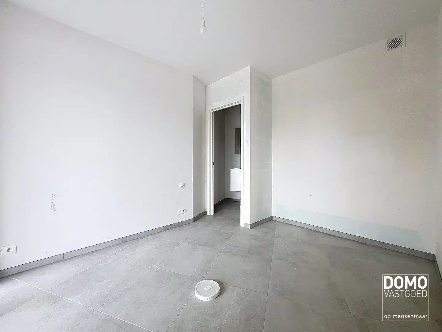 VOLLEDIG AFGEWERKT NIEUWBOUWAPPARTEMENT MET 1 SLAAPKAMER, TERRAS EN ONDERGRONDSE AUTOSTANDPLAATS IN RESIDENTIE "DE KWINT" TE ZONHOVEN  foto 8