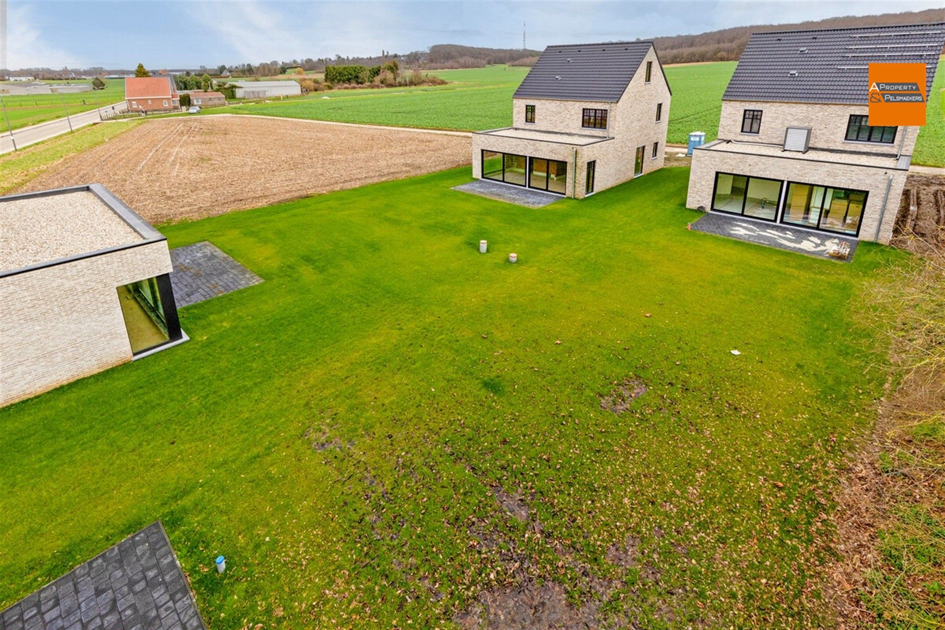 Nieuwbouwwoning met 4 slaapkamers foto 9