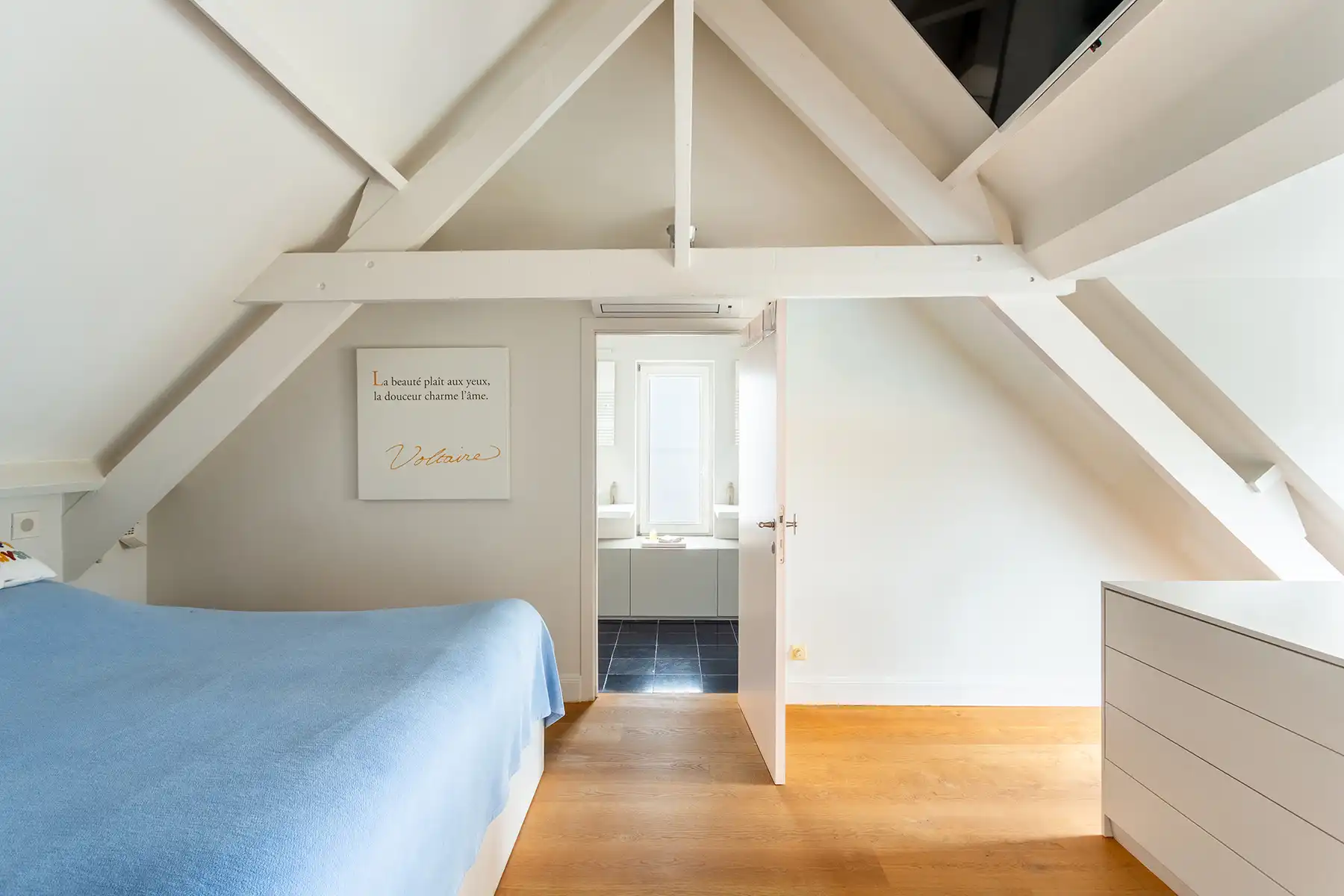 Uitzonderlijk 3 slpk duplex gelegen te centrum van Hove! foto 16