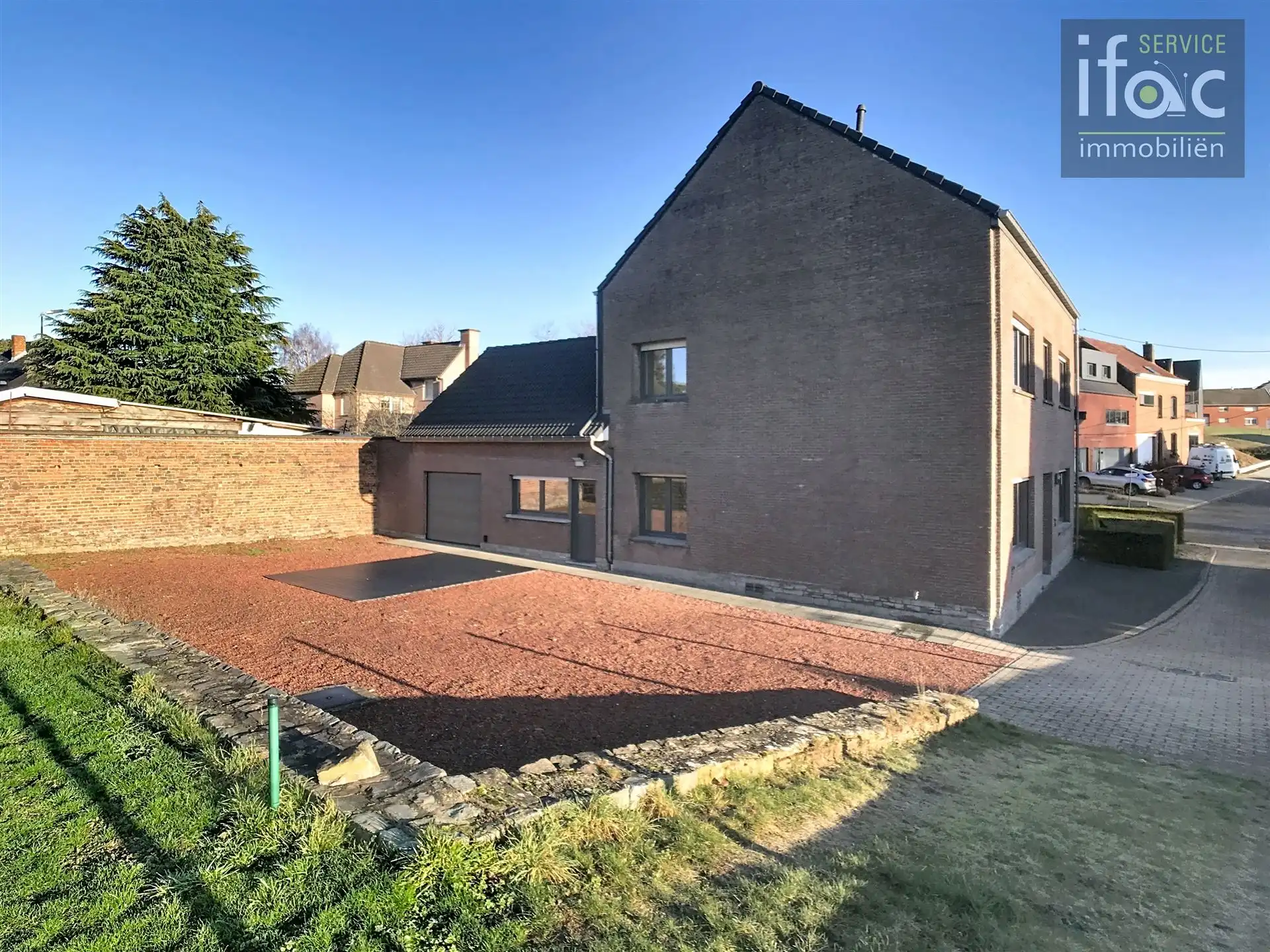 Huis met 4 slaapkamers, tuin en garage foto 3