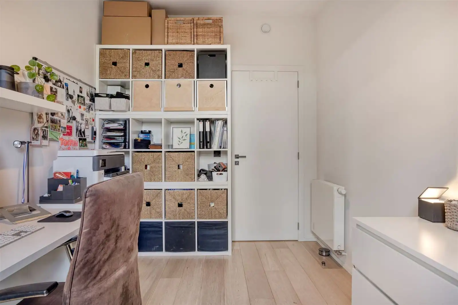 Prachtig recent gelijkvloers appartement met 2 slaapkamers, tuin en parking foto 23