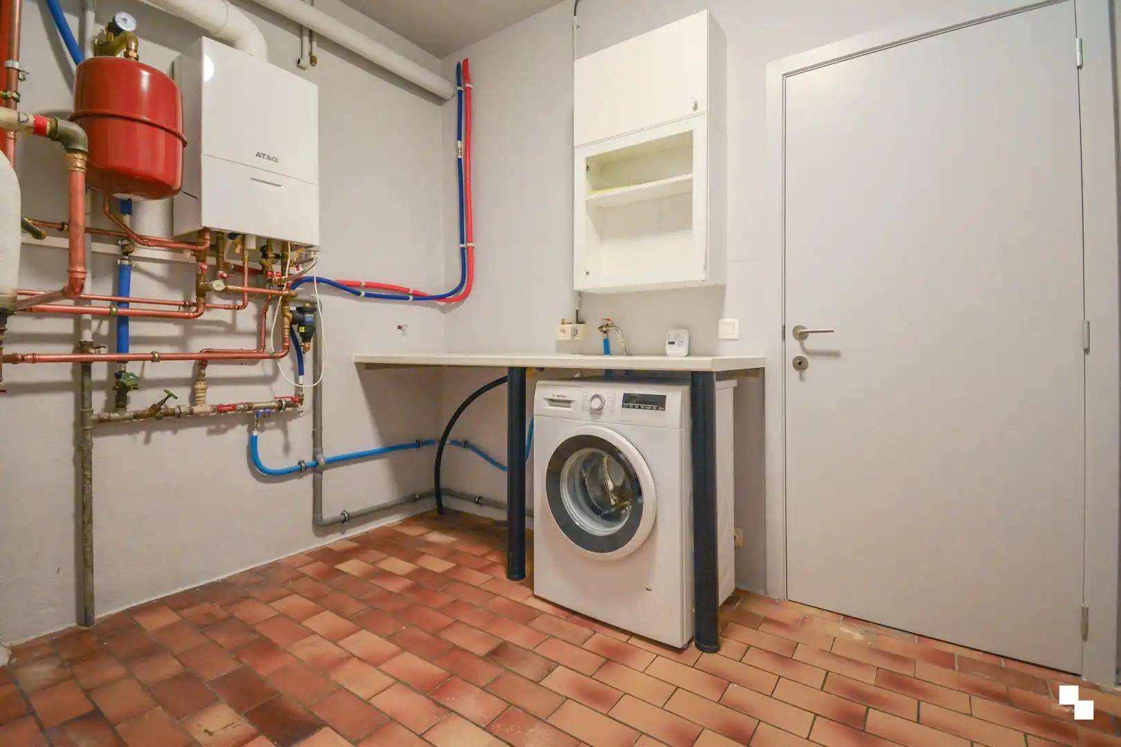 Ruime bel-etagewoning in hartje Izegem foto 23