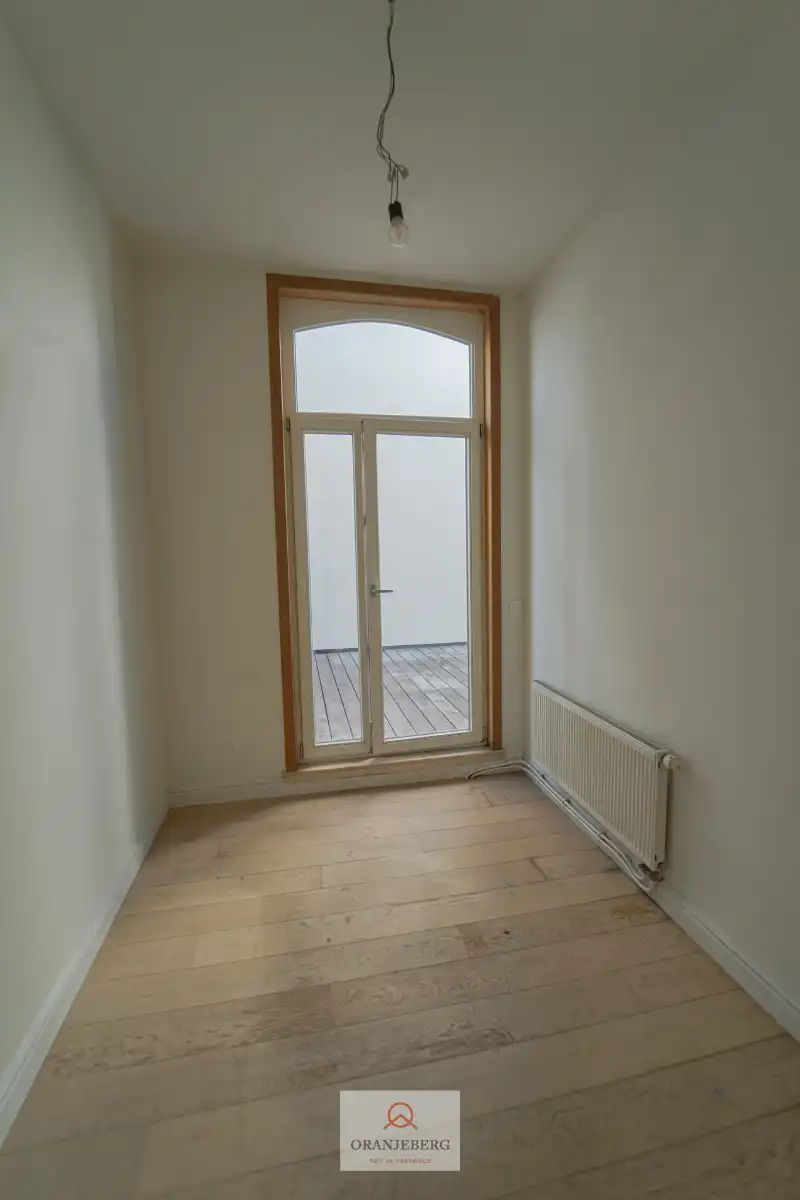 Instapklaar appartement aan Sint-Pieterstation! foto 4
