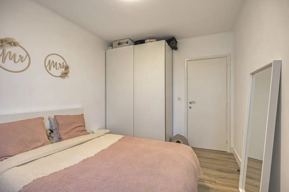 Instapklaar 2-slaapkamer appartement nabij centrum Hasselt foto 11