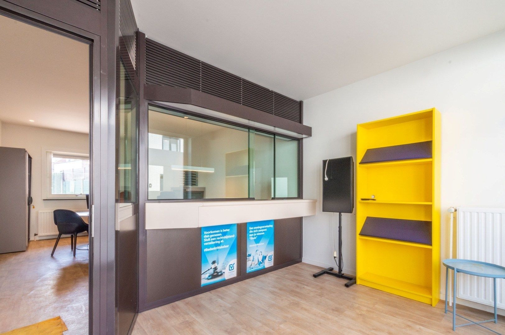 RUIME KANTOOR/HANDELS PAND + WOONST ! foto 4