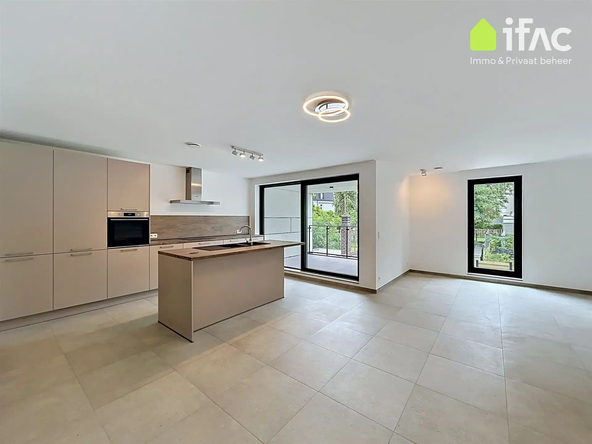 Energiezuinig nieuwbouwappartement inclusief staanplaats foto {{pictureIndex}}