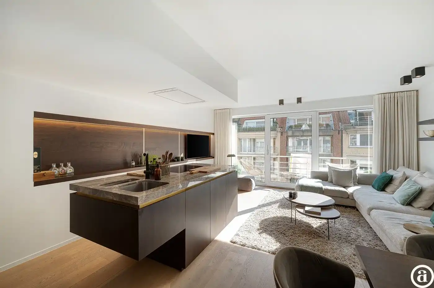Luxueus gerenoveerd 3-slaapkamerappartement nabij de Zeedijk foto 8