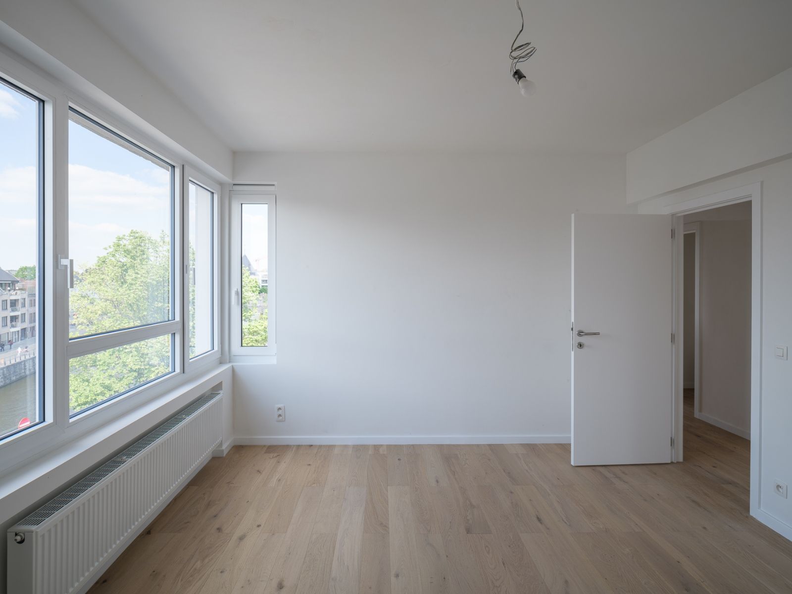 Gerenoveerd 2slpk-appartement hartje Kortrijk foto 13