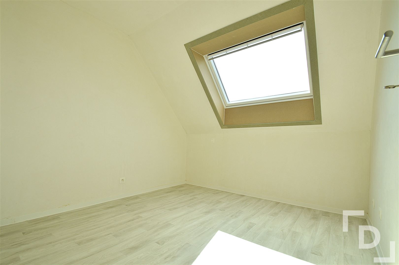 Nieuwbouwwoning met carport te huur in Wijtschate. foto 14