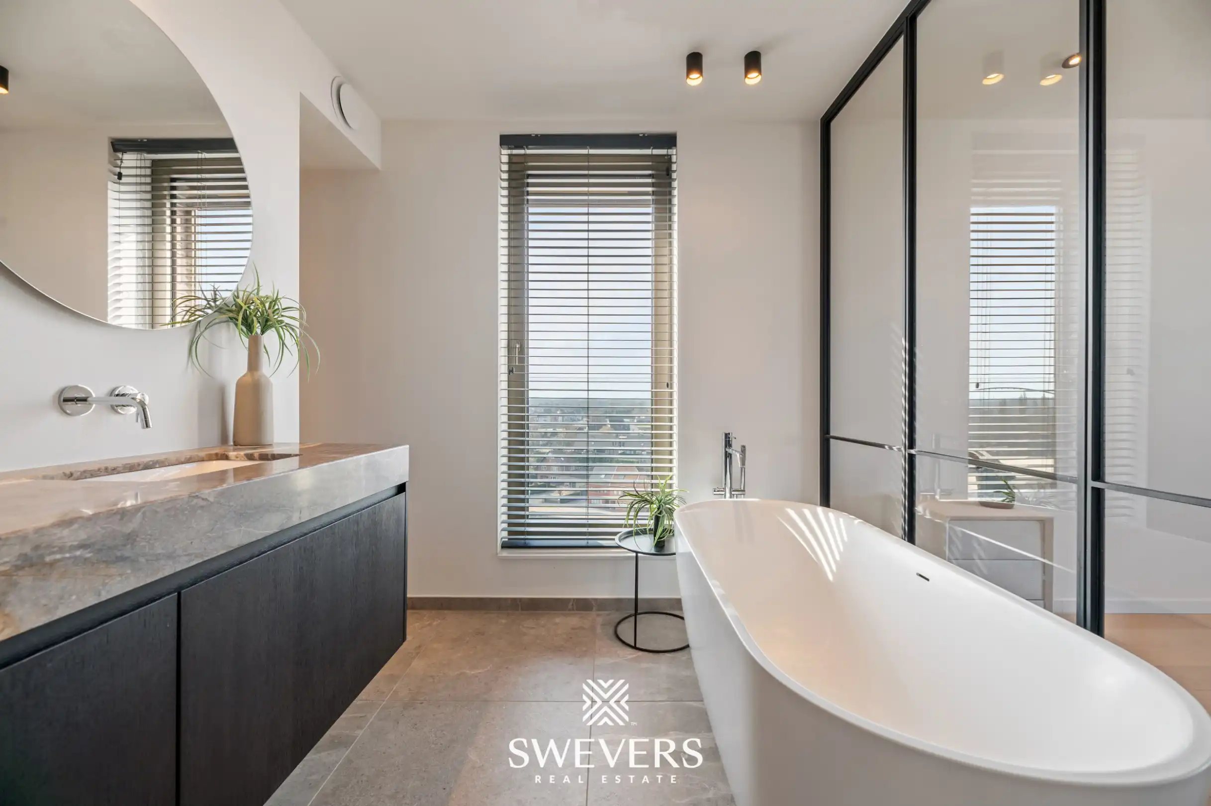 Uniek en luxueus penthouse van 222 m² op 8 ste verdieping in centrum Beringen  foto 18