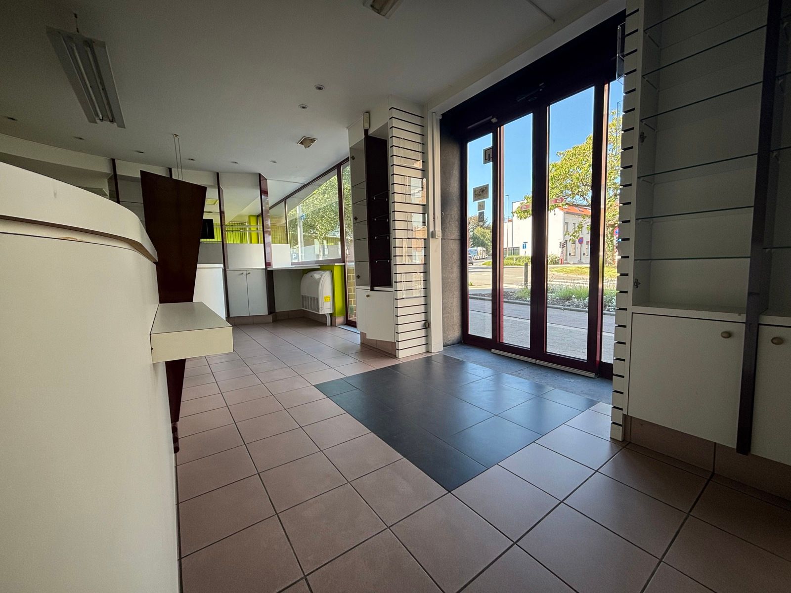 Handelsruimte te huur  foto 3