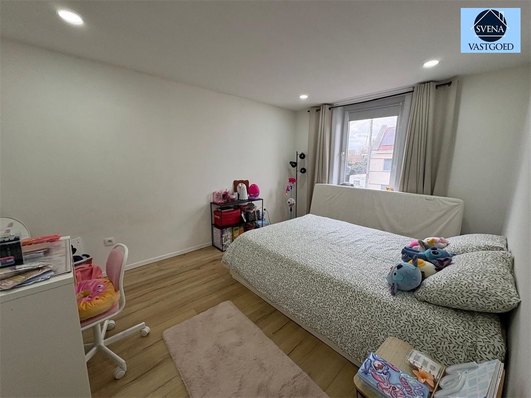 ZEER MOOIE EN EIGENTIJDSE WONING MET 4 SLAAPKAMERS foto 11