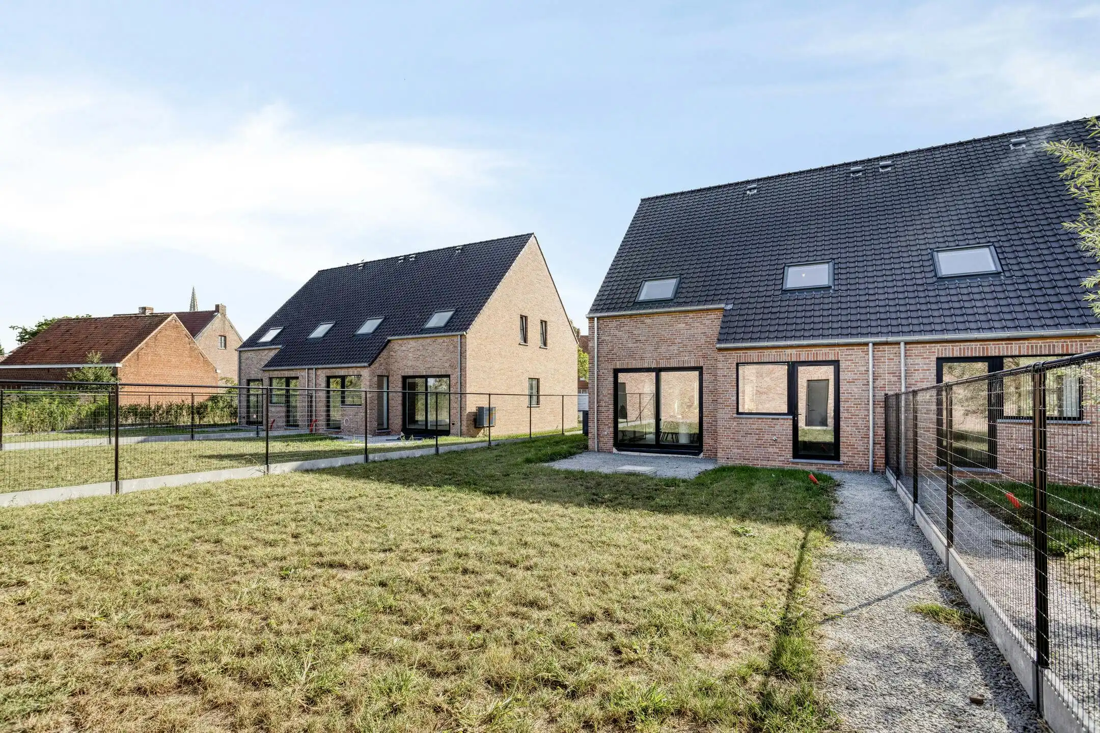 Nieuwbouw (6%) te koop in Elverdinge met 3 kamers en dubbele garage foto 6