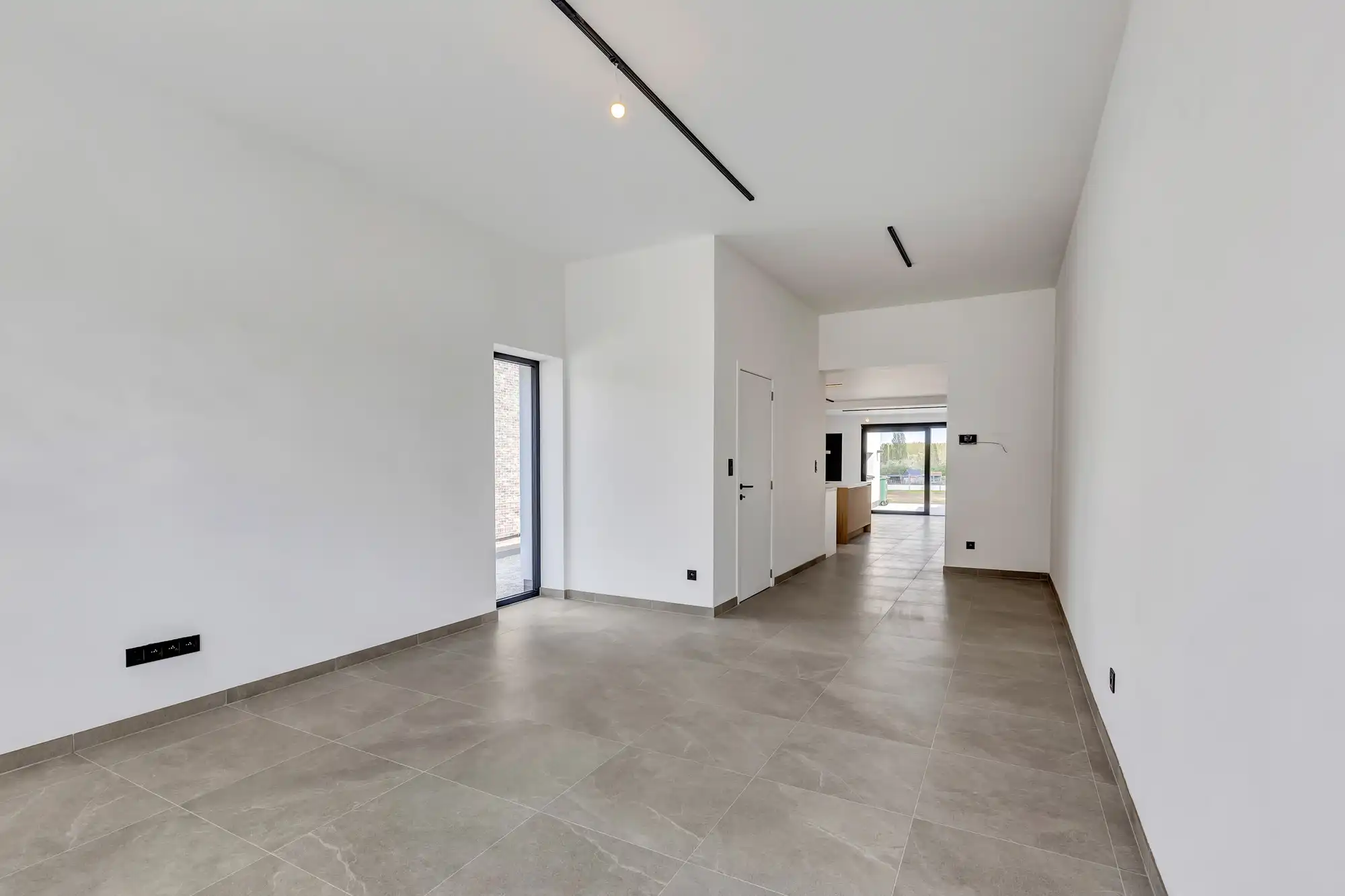 Volledig gerenoveerde woning met 3 slpks en tuin foto 8