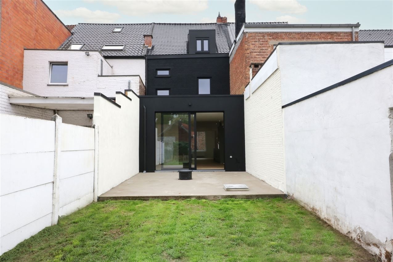 Hoogwaardig gerenoveerde stadswoning met 3slk en tuintje foto 35