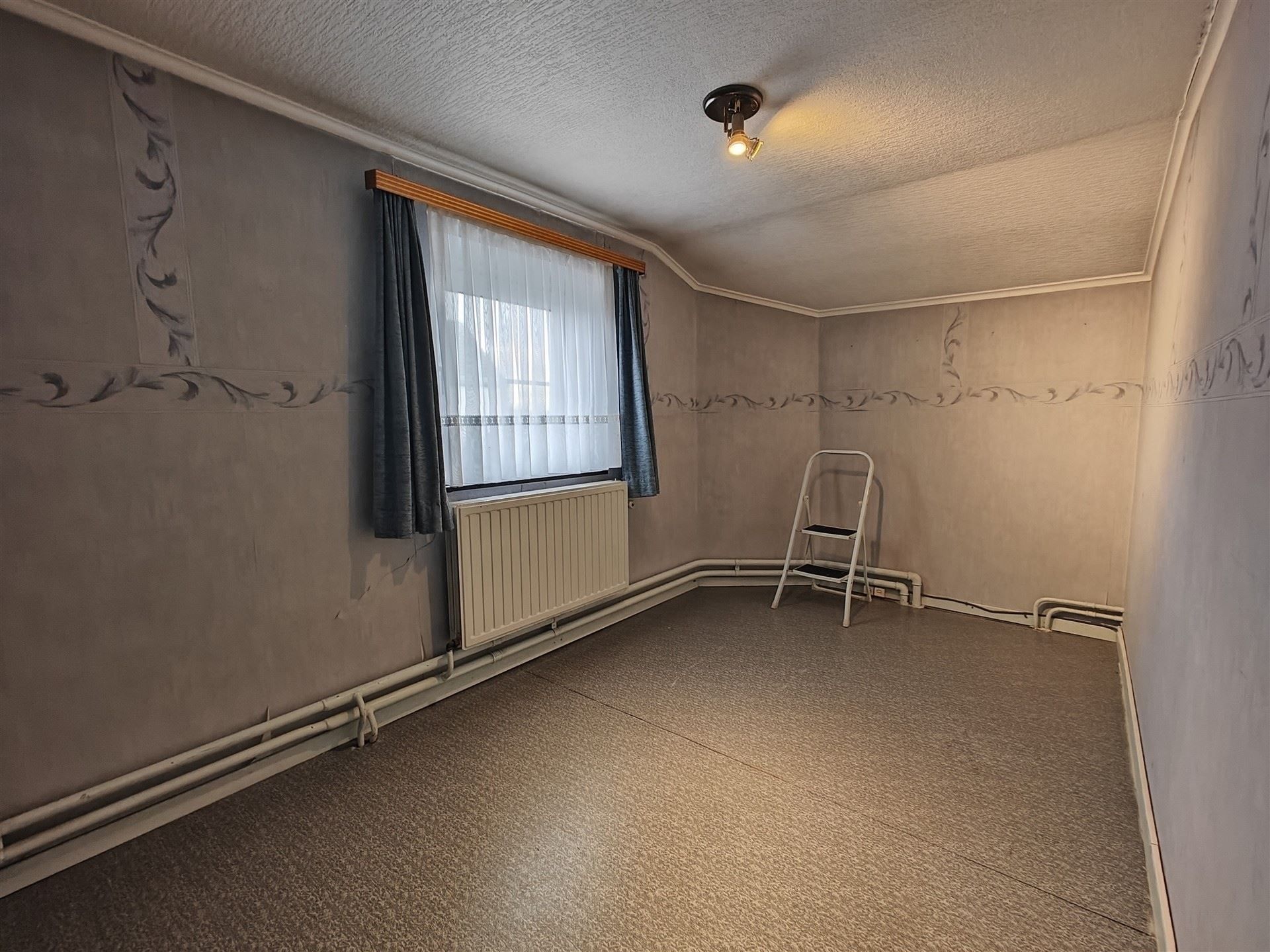 Te renoveren woning op een doodlopende straat  foto 12