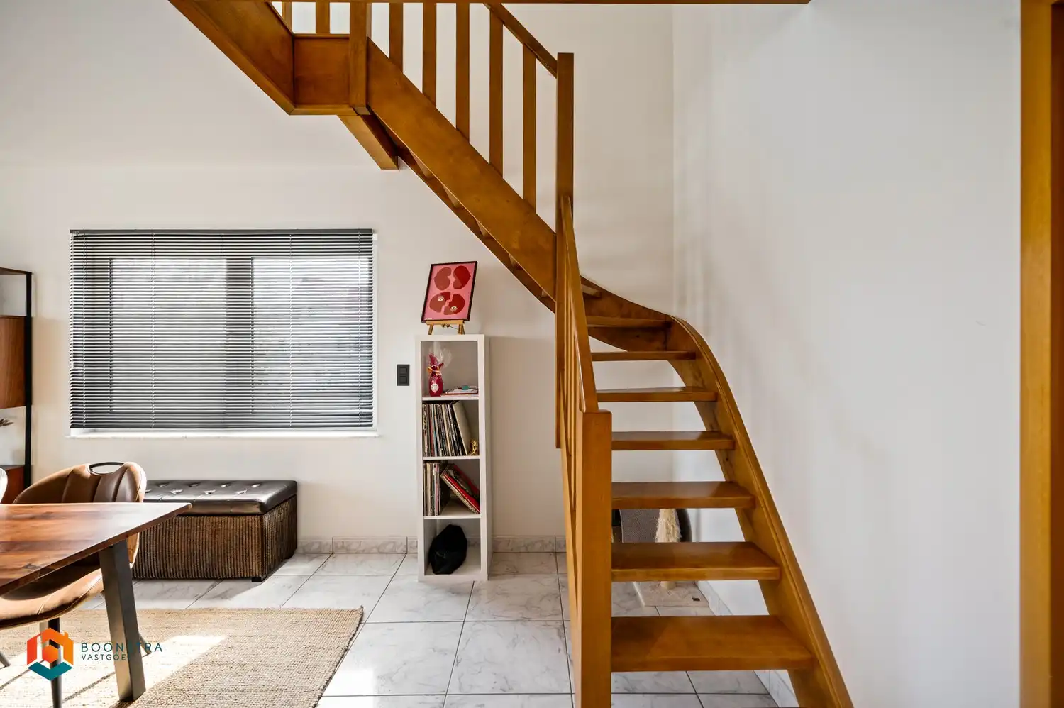 Ruim 3 slpkr app met terras, autostaanplaats en 2 garages foto 14