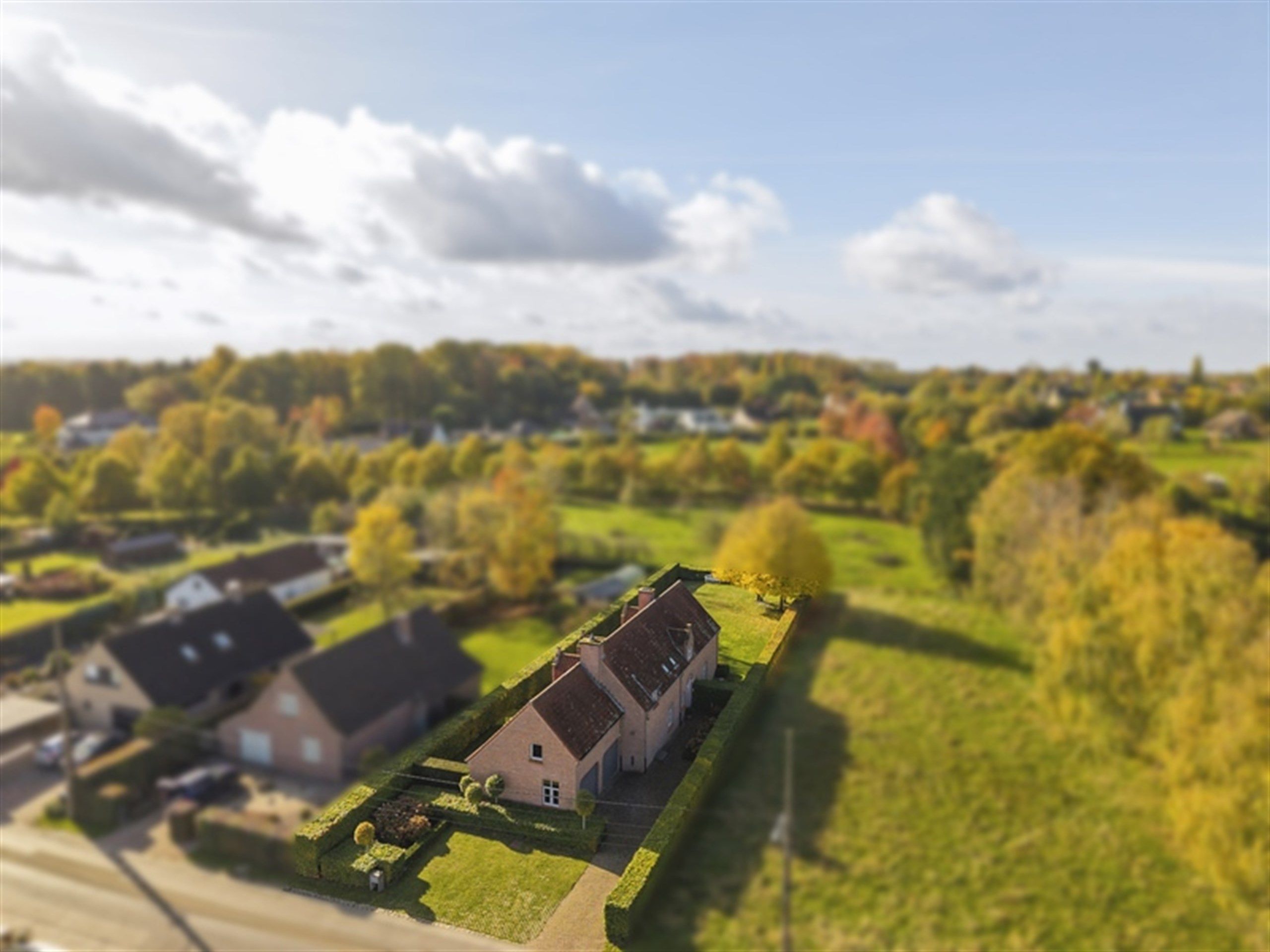Ontdek deze gezellige eigendom op 1097 m² - 4 slaapkamers +bureel foto 11