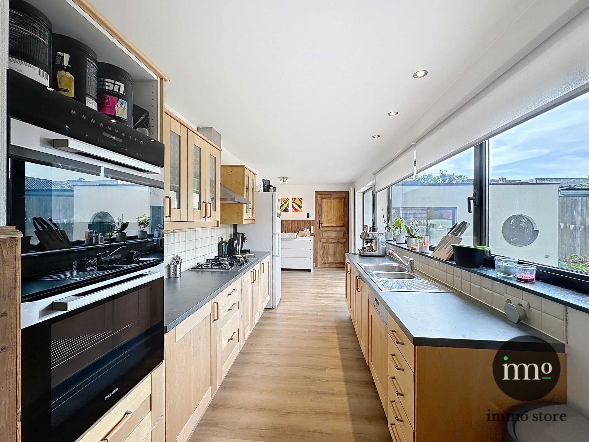 Gerenoveerd herenhuis met praktijkruimte/kangoeroewonen. foto 9