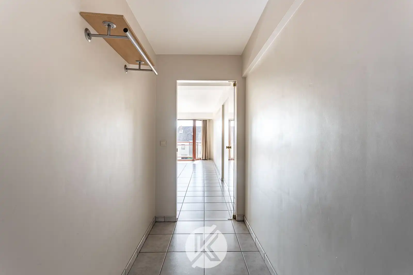 Lichtrijk appartement met parkeerplaats nabij het centrum foto 5