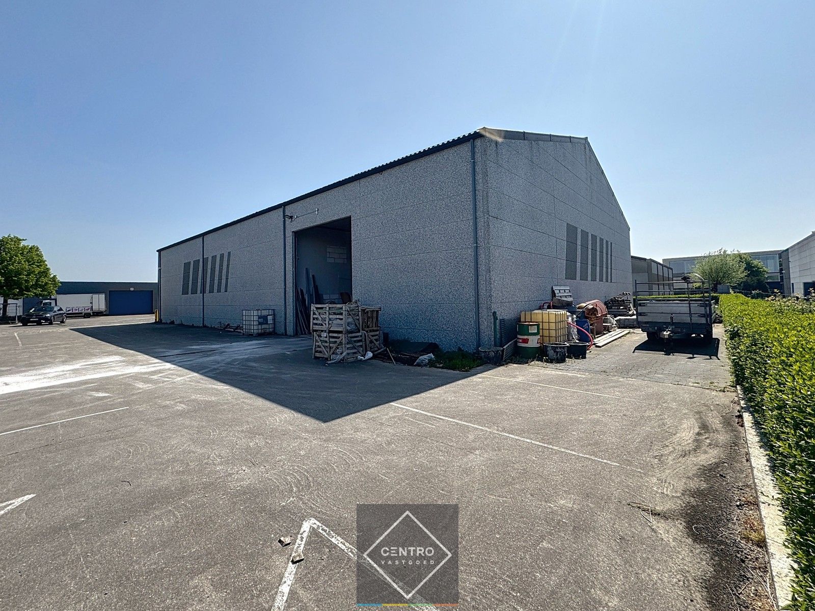 Magazijn (200m2)  met bureem + buitenterrein (circa 250m2)! foto 13