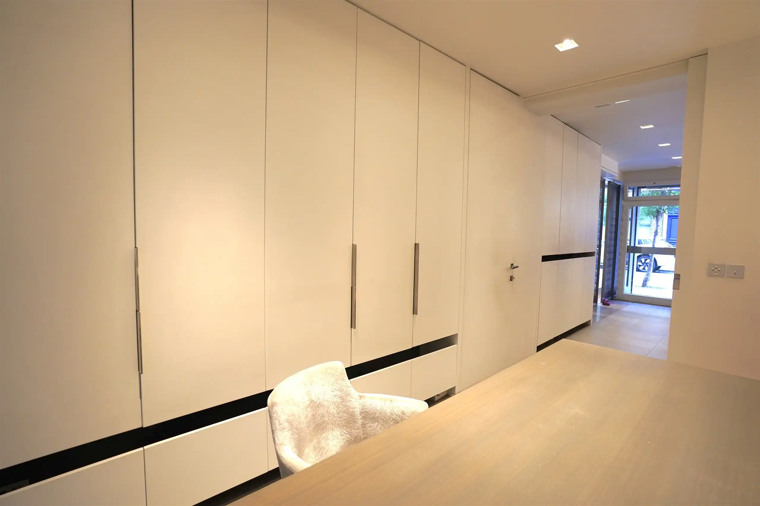 Instapklaar bureel tussen Grote Markt & Conservatoriumplein foto 3