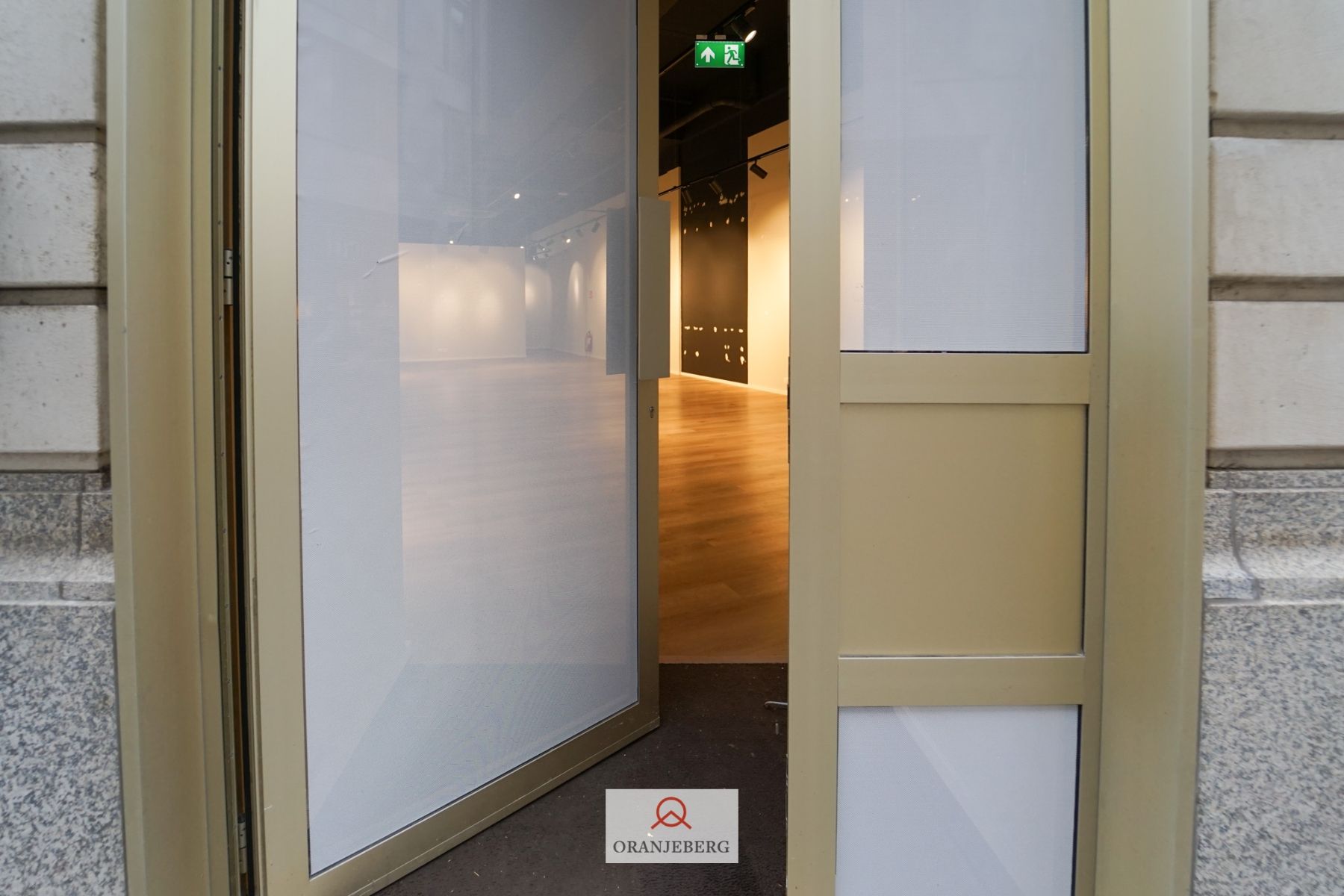 Stijlvol handelspand te huur omgeving Kouter foto 21