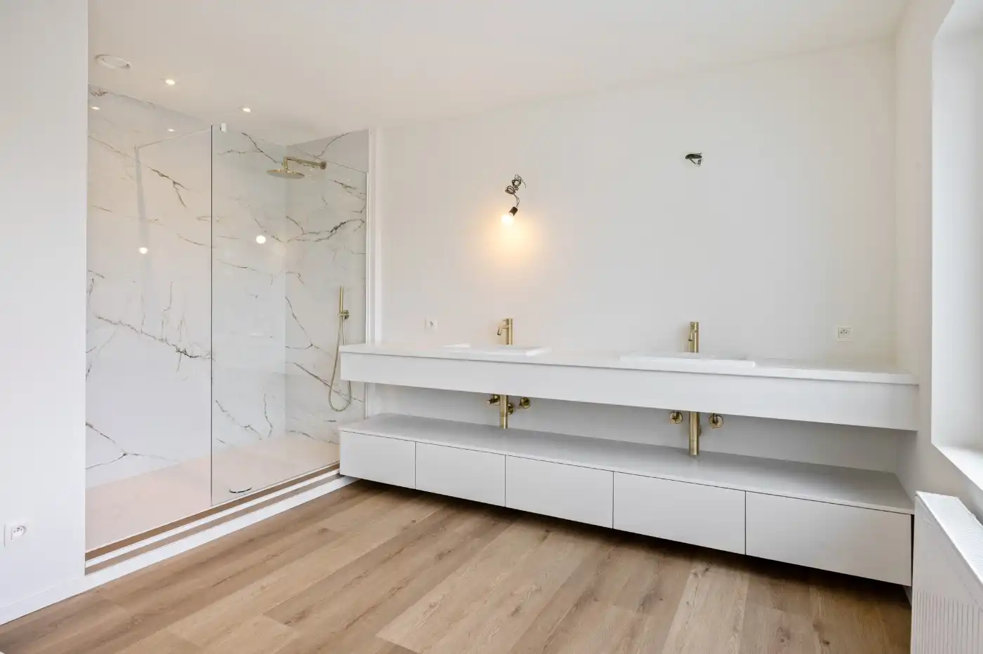 Volledig gerenoveerde, instapklare woning met 3 slpk. en grote tuin foto 17
