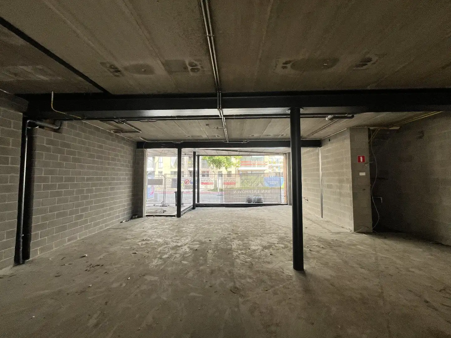 Casco commercieel gelijkvloers op toplocatie te Kapellen foto 9