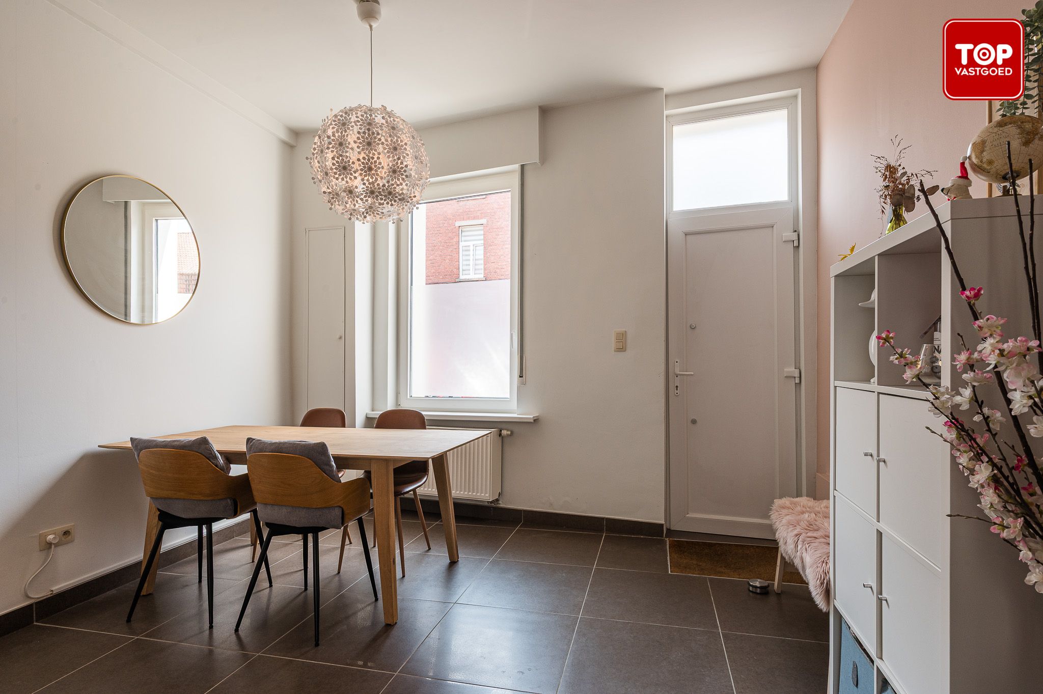 Instapklare woning met 3 slaapkamers en gezellige stadskoer. foto 3