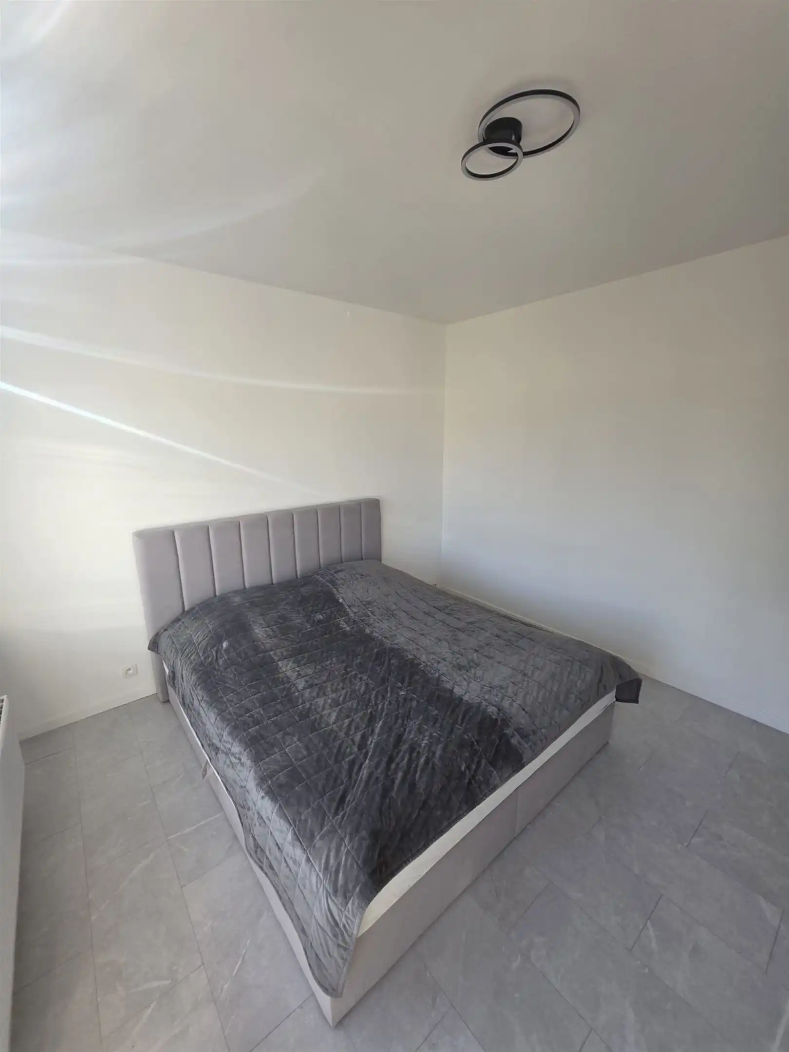 Lichtrijk appartement, centrum Wilrijk foto 11