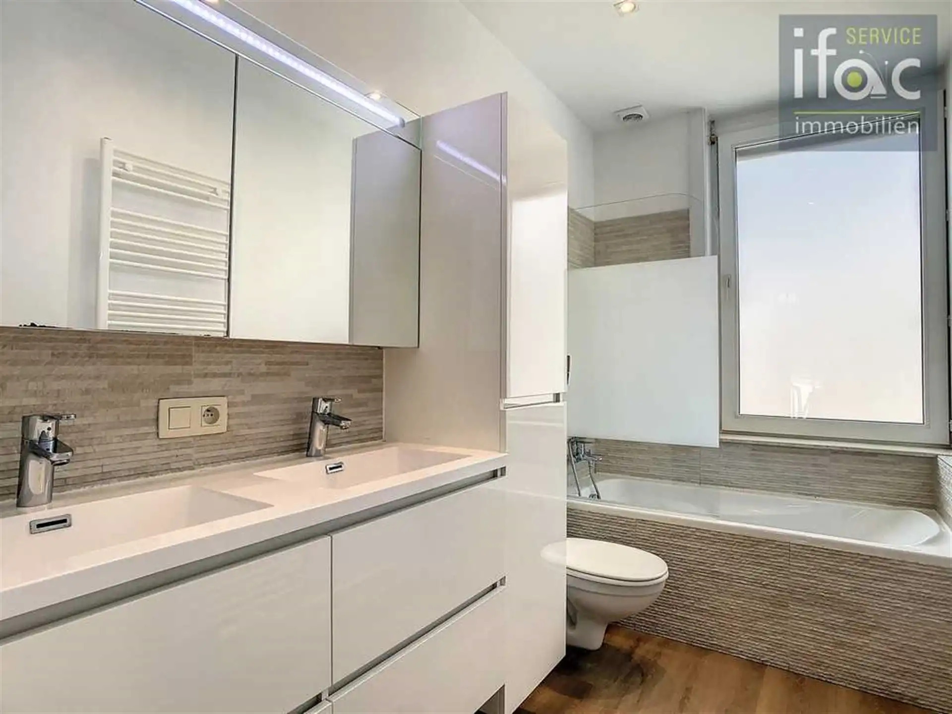 Gerenoveerde 4 slaapkamer woning in centrum Tervuren foto 16