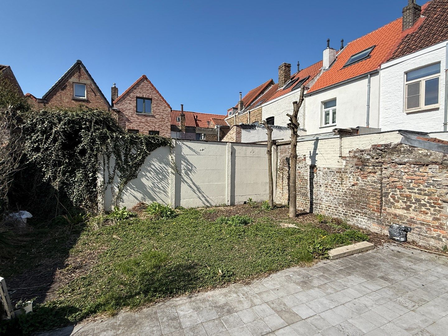 Handelshuis met afzonderlijke woonst op commerciële toplocatie foto 17