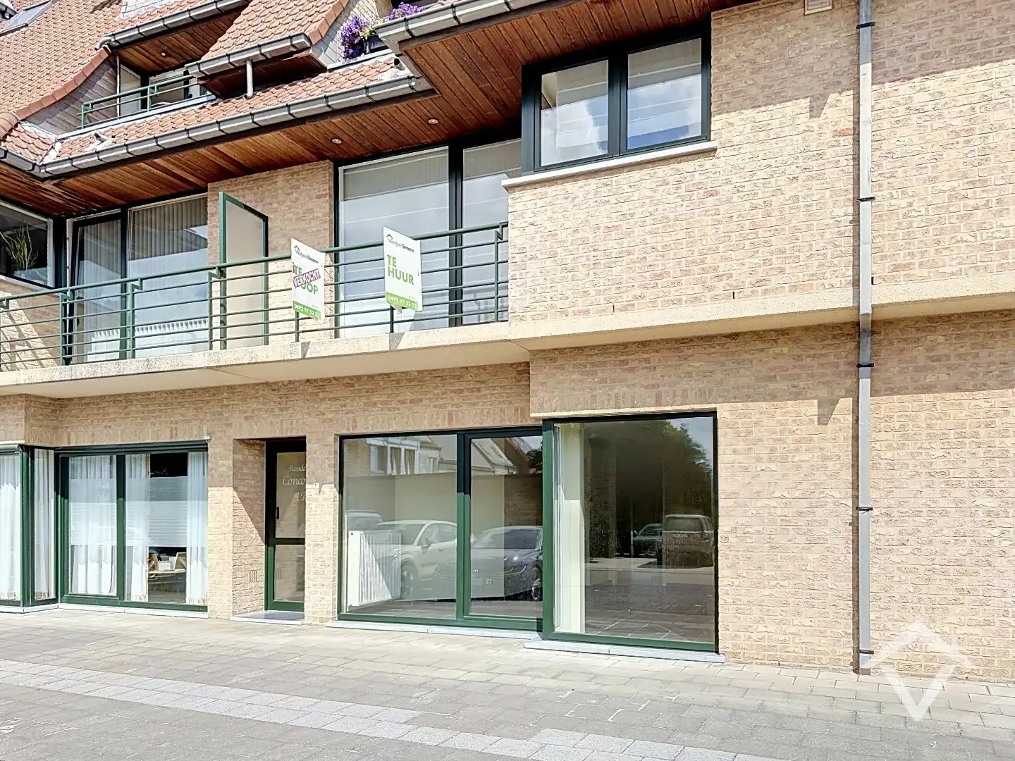 Instapklaar appartement met 2 slaapkamers, 2 bergingen en garage te Eernegem foto 34