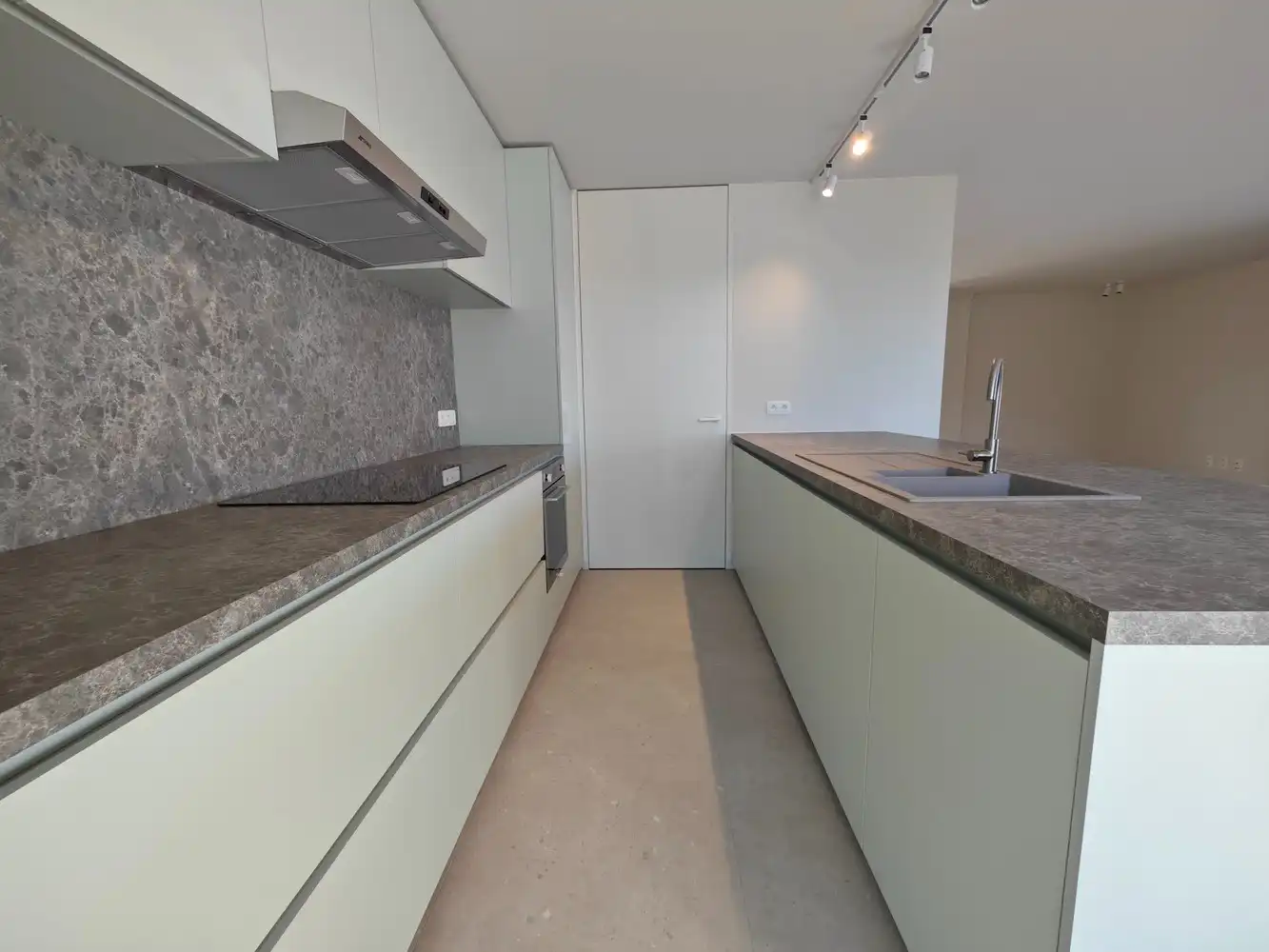 High-end nieuwbouw-duplex met ruim terras, parking en ruime buitenberging foto 4