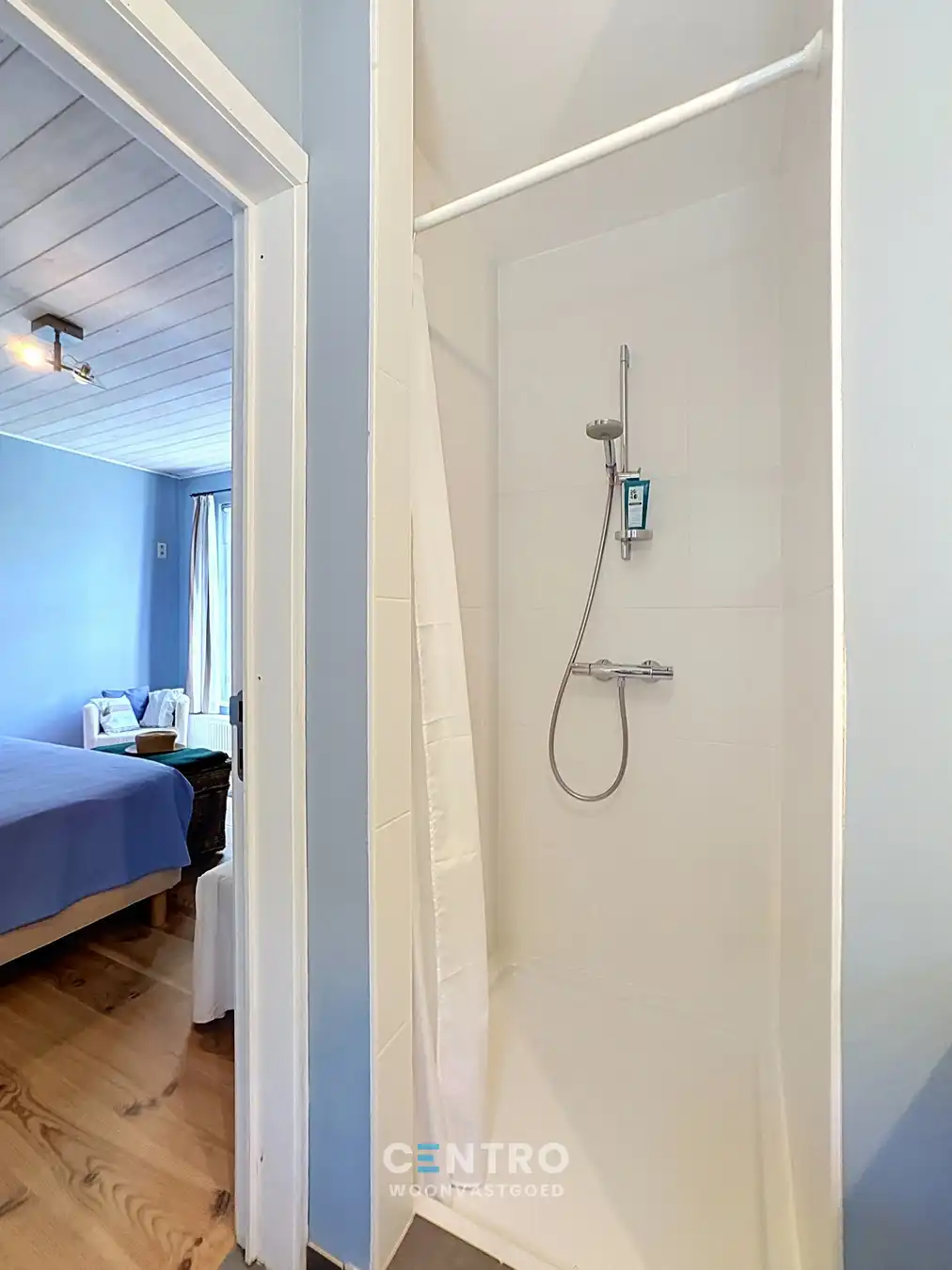 Leuke kunstenaarswoning met 3 slpks en 3 badks in 'het Witte dorp'! foto 13