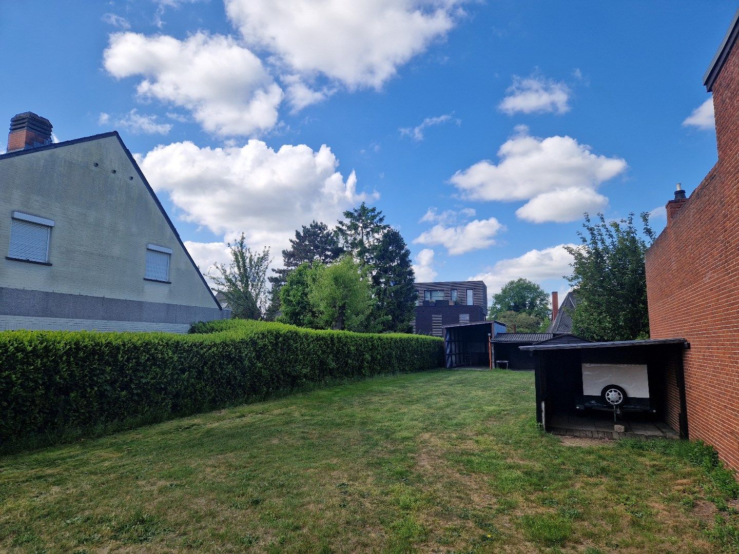 Rustig gelegen bouwgrond van 654 m² voor HOB. foto 2