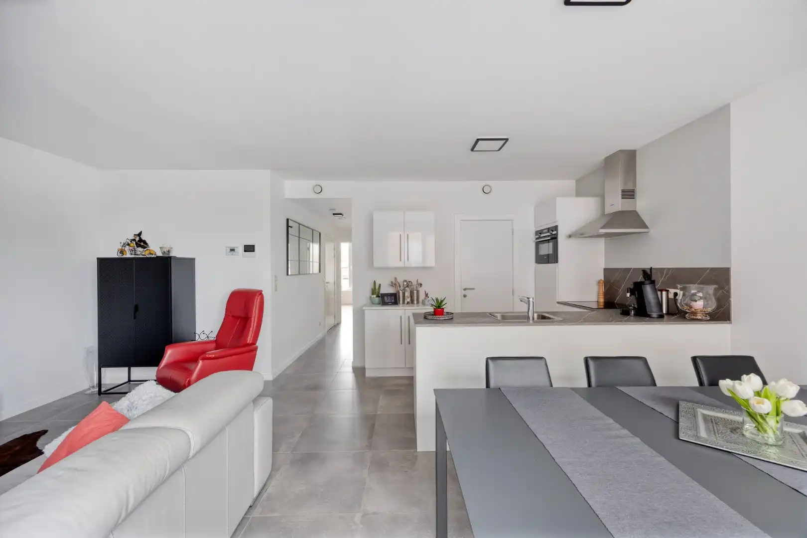 Instapklaar BEN-appartement (EPC A) met terras, kelderberging en 2 autostaanplaatsen foto 12