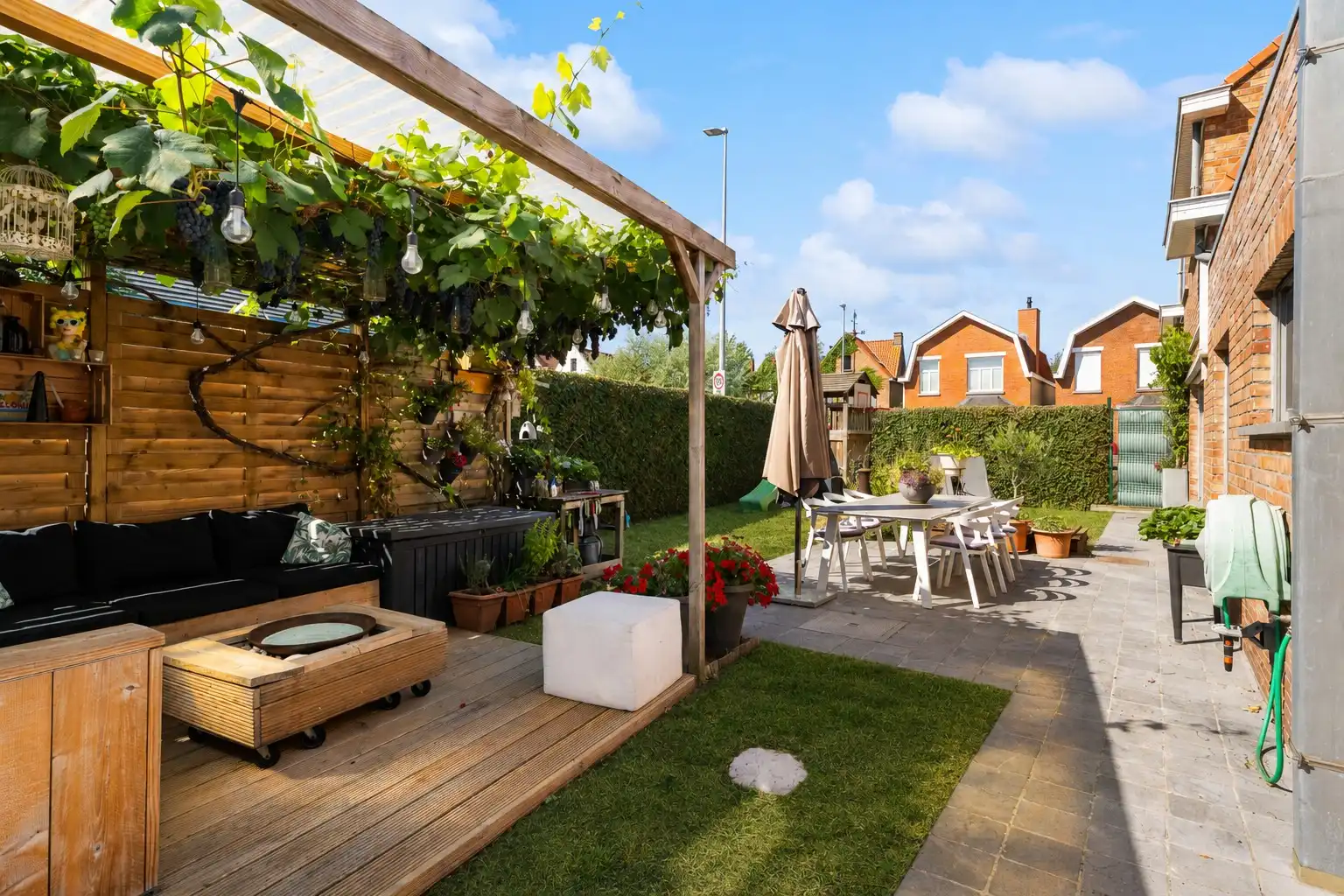 Karaktervolle gezinswoning met tuin en garage foto 15