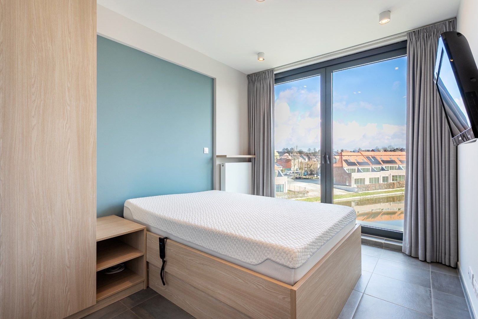 Moderne assitentiewoning met ruim terras en autostaanplaats foto 16