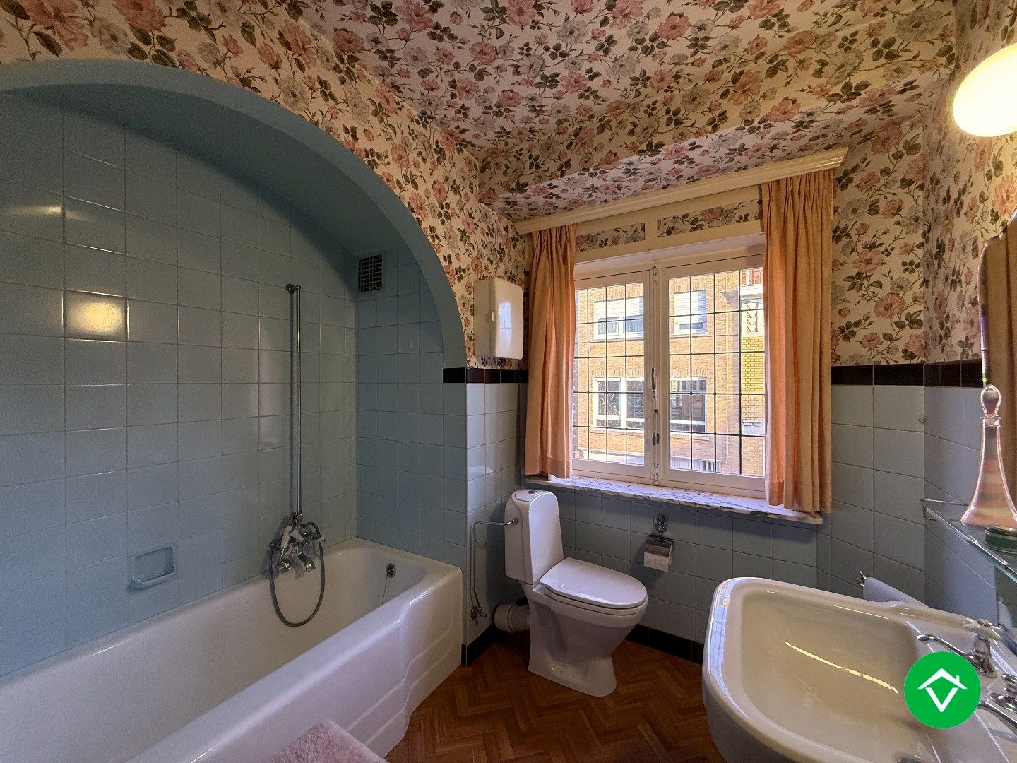 Karaktervolle, stevige woning met 4 slaapkamers, tuin en garage in centrum Roeselare foto 18