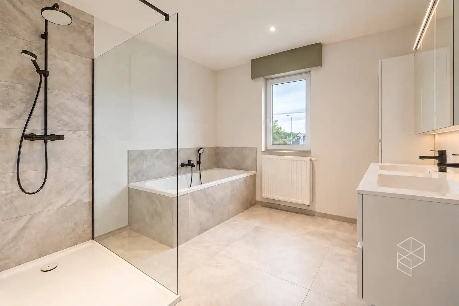 Recente (bj. 2023) royale woning met 4 SLPK (5 mogelijk) en grote tuin (EPC A) foto 11