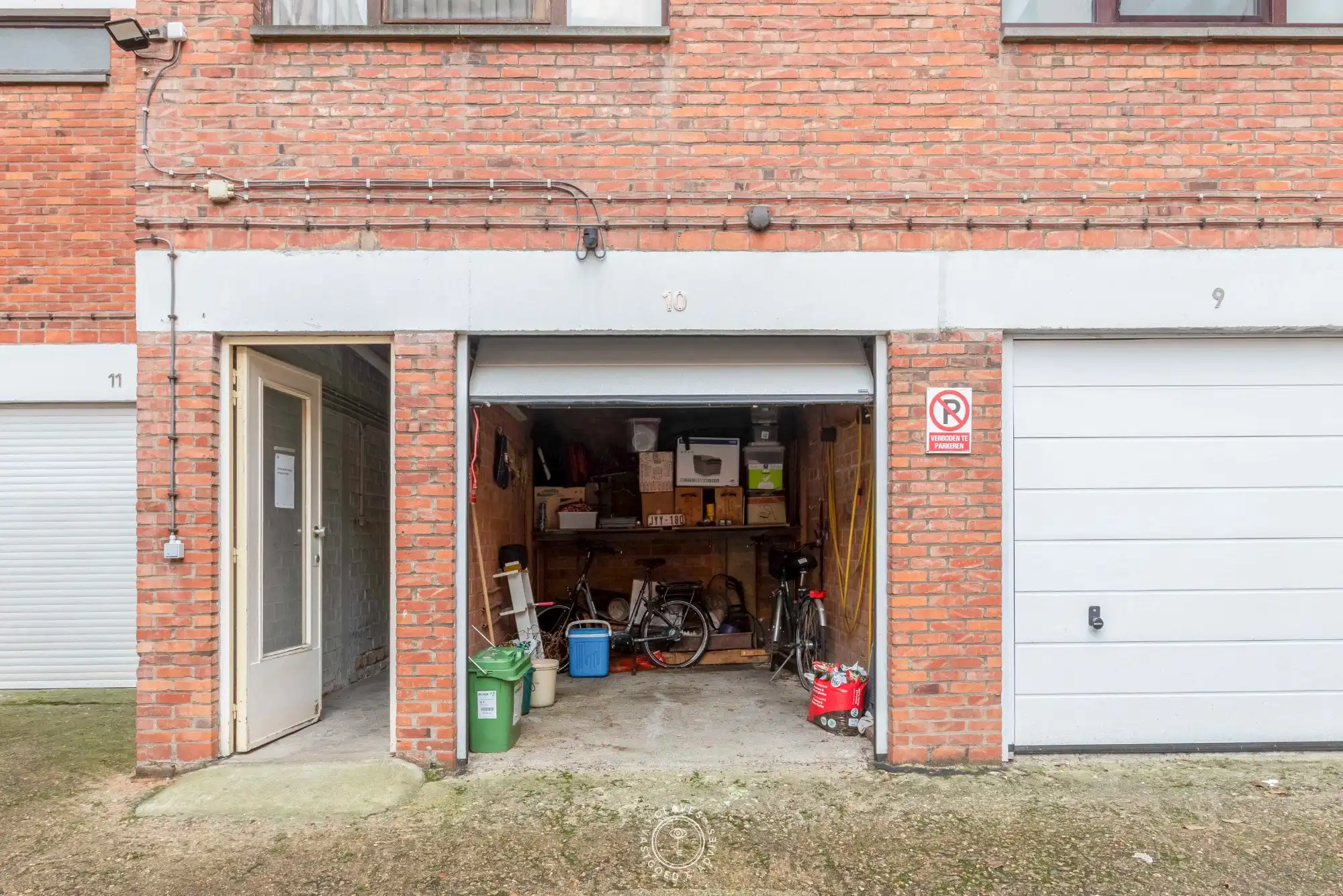 Centraal gelegen garagebox in Temse foto 4