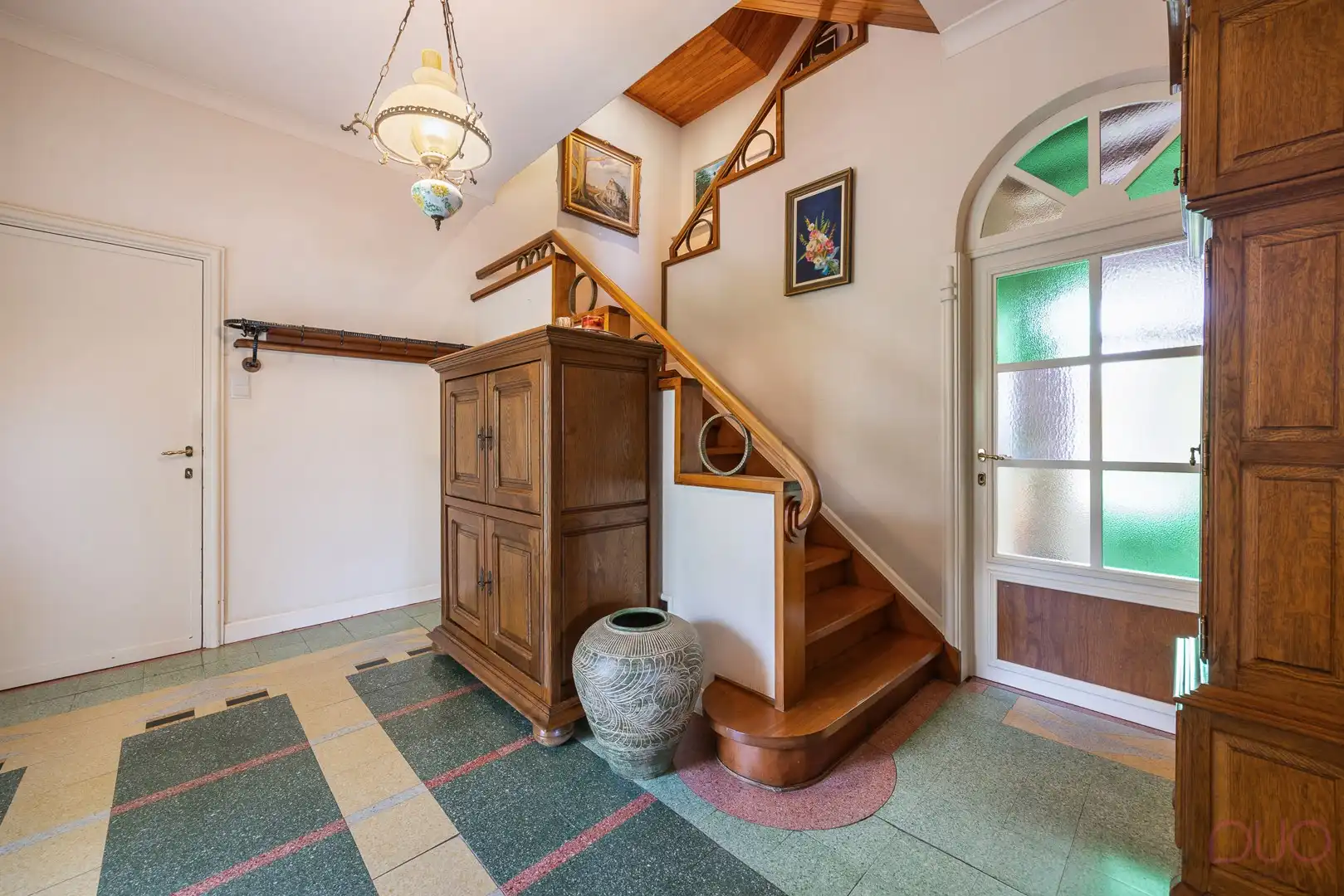 Statige herenwoning met mooie tuin en charmante schuur | 4 slpk + mogelijkheid praktijkruimte foto 5