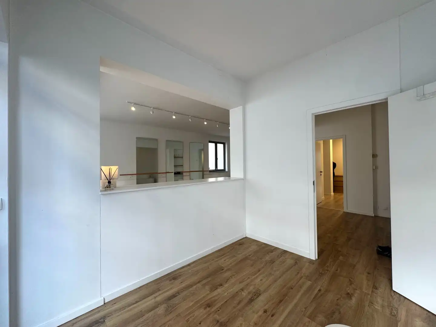 Gelijkvloers handelspand te huur in Genk centrum foto 3
