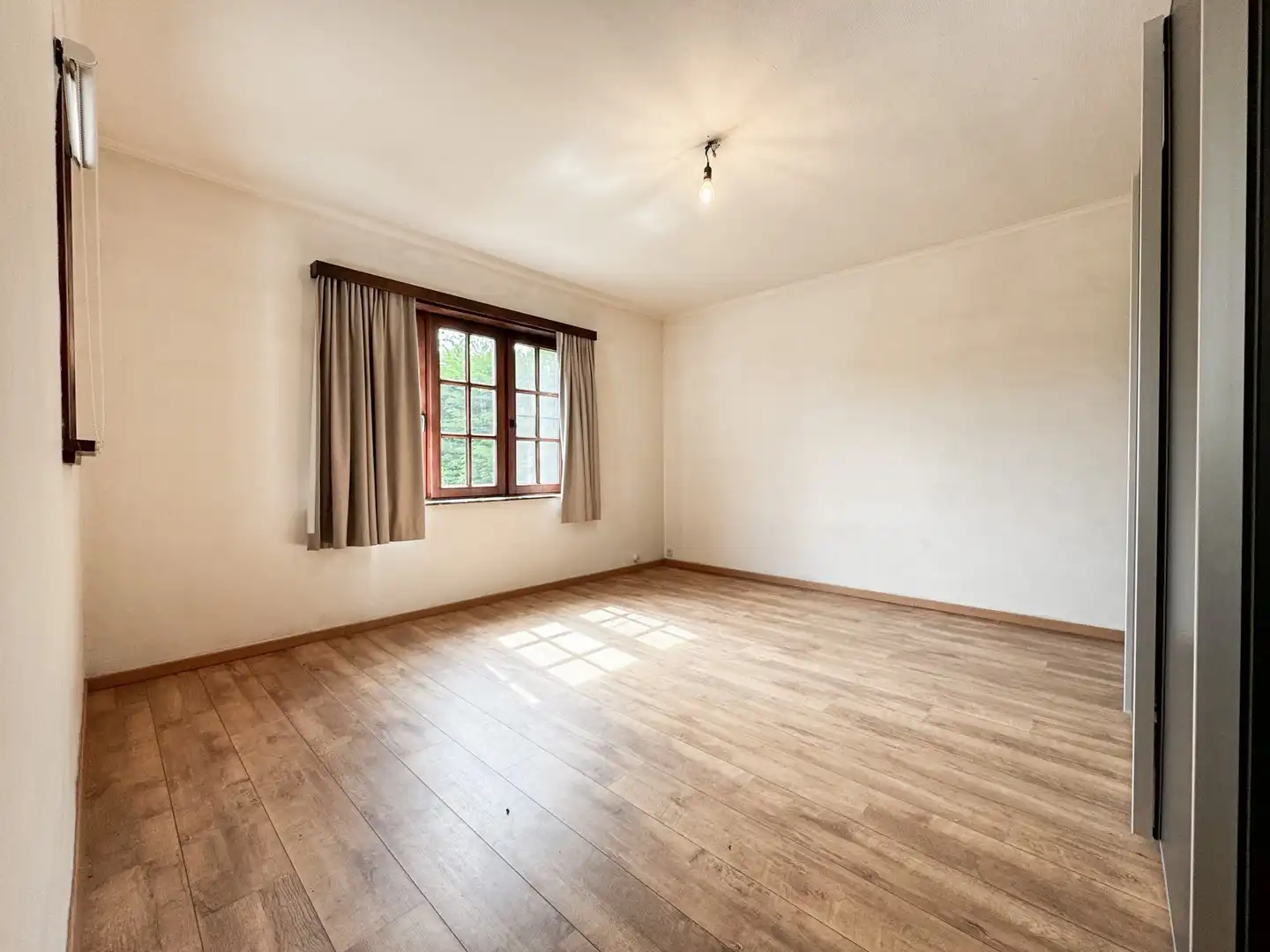Eigendom met loods, zwembad en multifunctionele bureauruimte op een perceel van ca. 2.700 m² foto 17