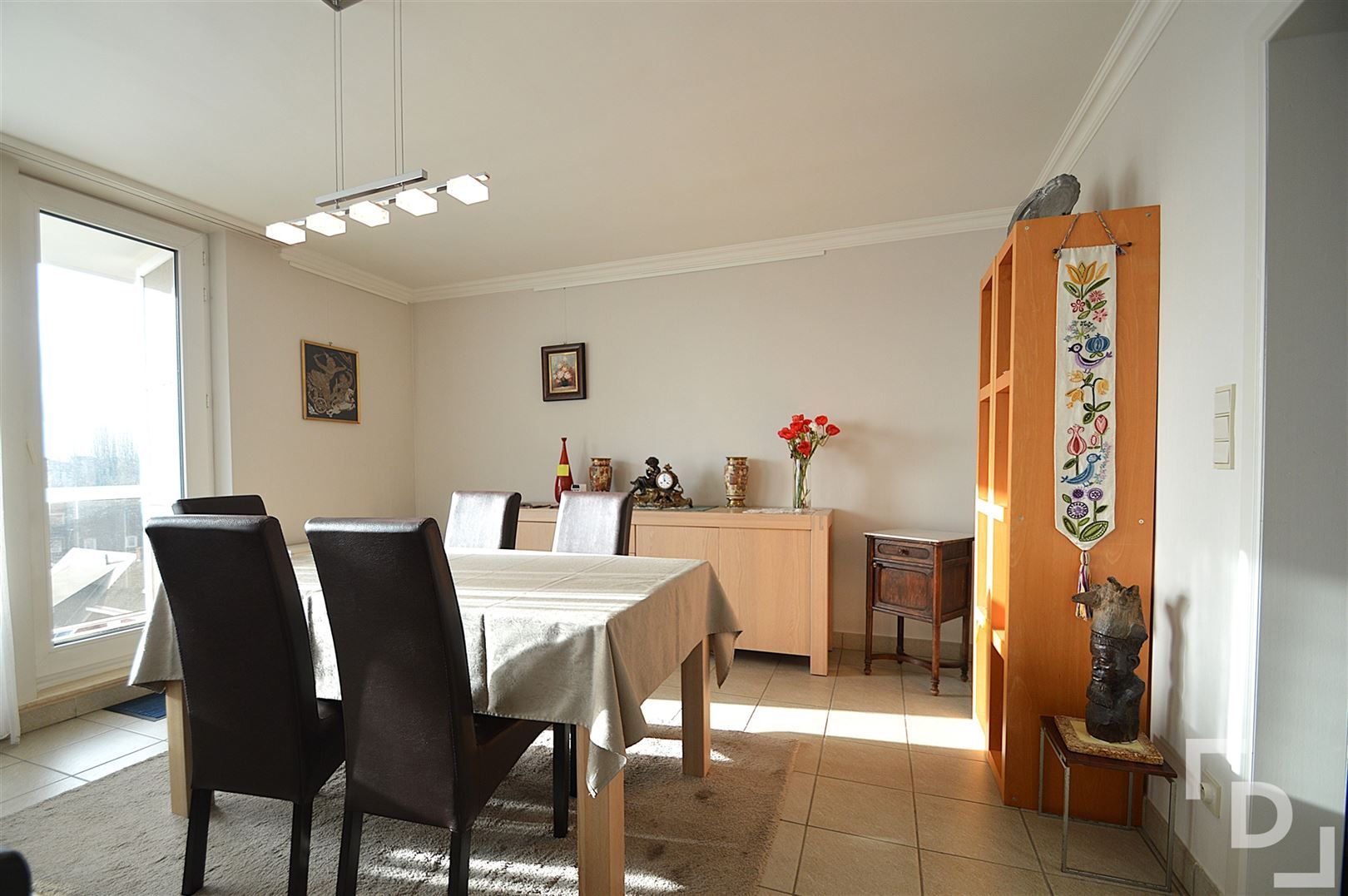 Ruim appartement met 3 slaapkamers en garage te huur in centrum Ieper foto 3