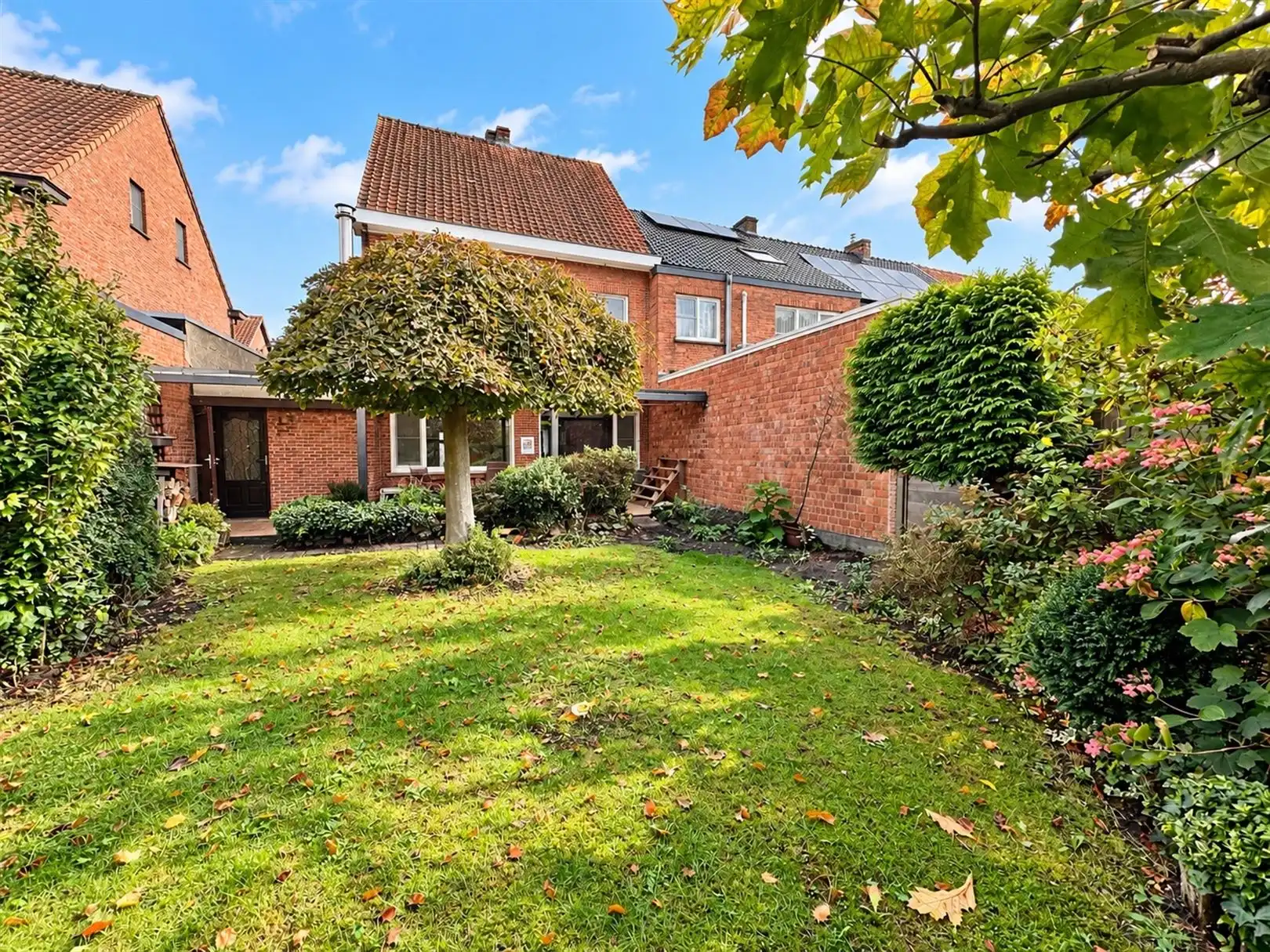 Te renoveren gezinswoning met garage, en tuin in Waasmunster foto 17